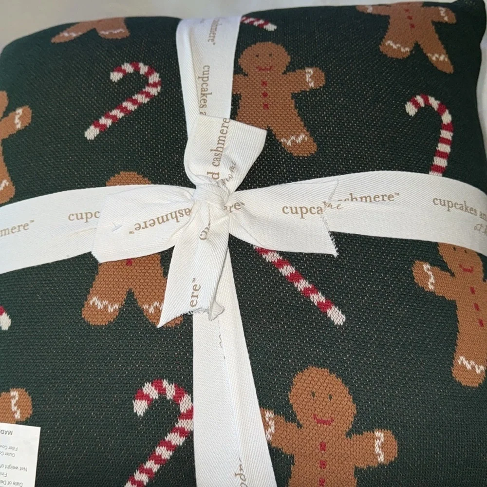 Cupcakes & Cashmere Gingerbread Pillow Set 2 pk New